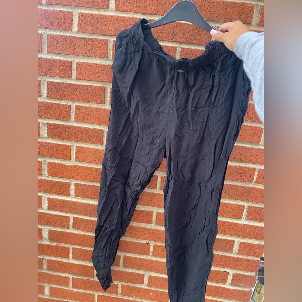 BCBG jogger type pant with tie belt